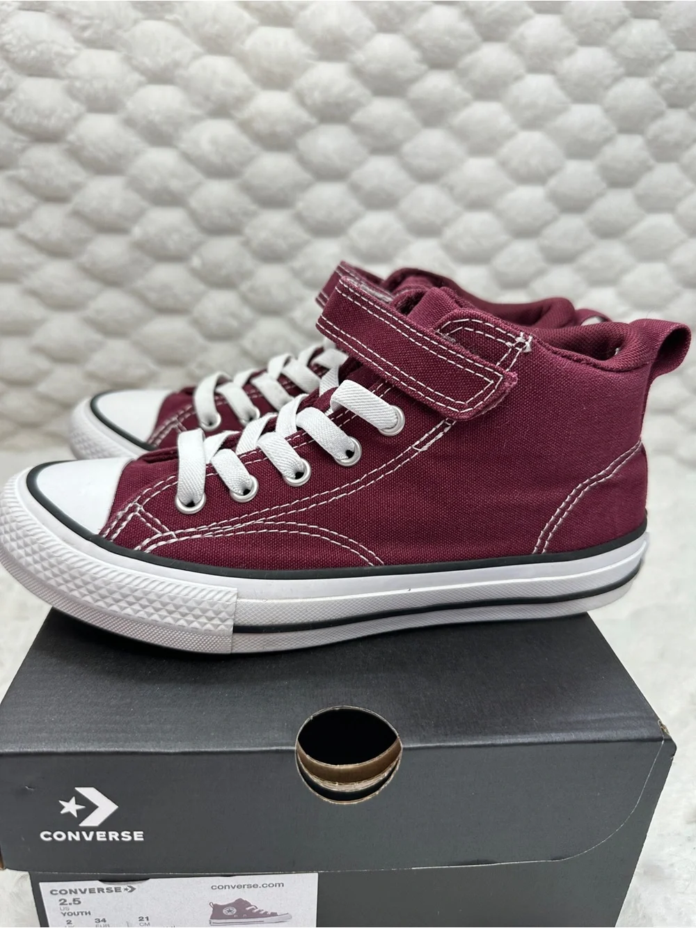 Converse High Top Sneakers (Slip On) Size 2.5